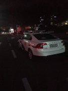 专门抓规的警车也违停？会开罚单吗