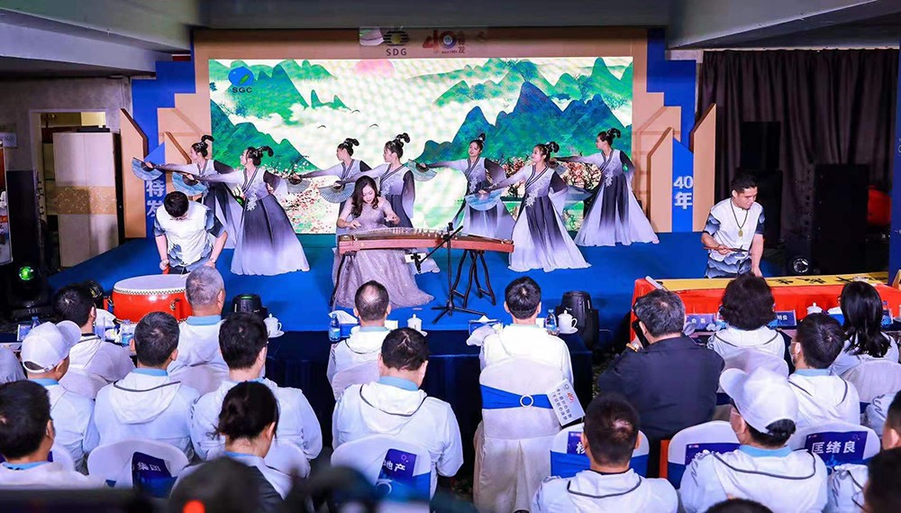 04 节目汇演现场照.jpg