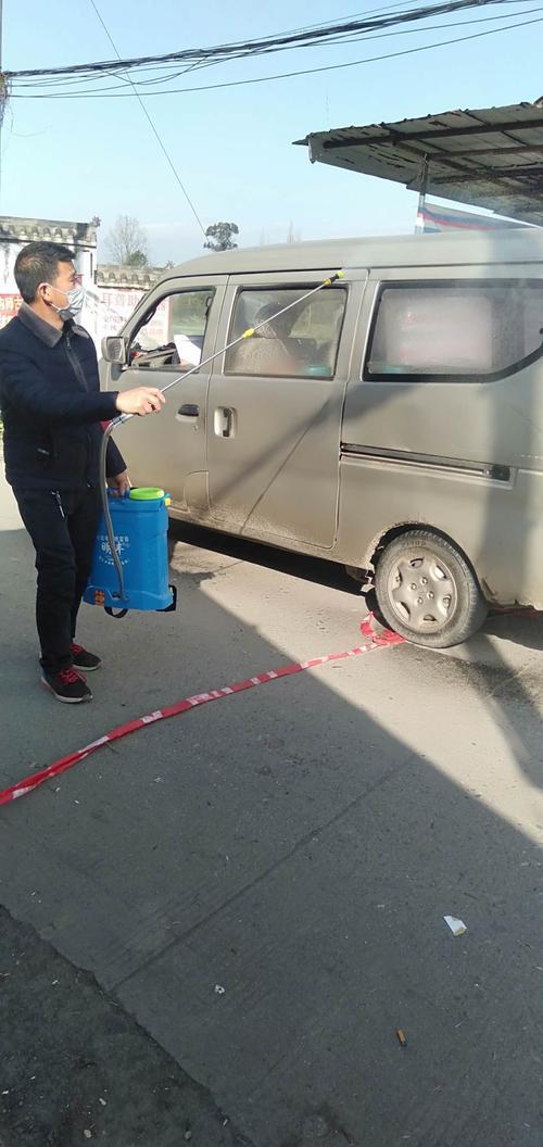 少年大闹防控卡口