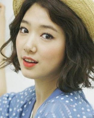 圆脸女生适合发型