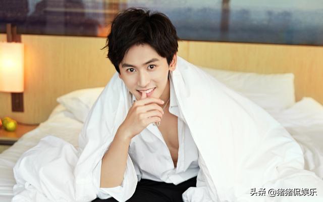 男星新一届“人气排行榜”,肖战第3,任嘉伦第6,榜首换“新人”