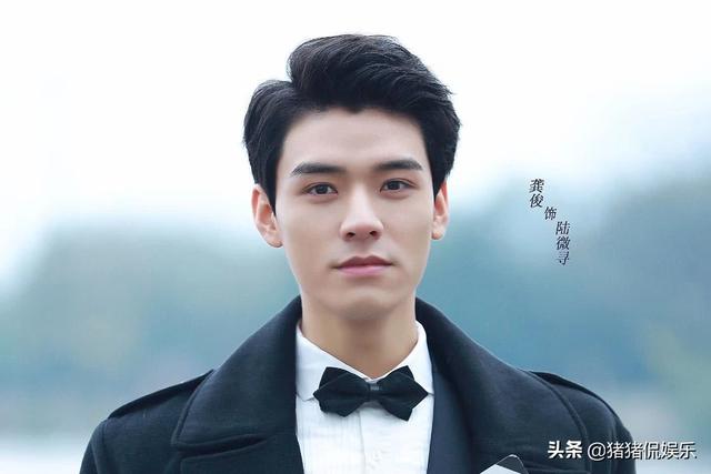 男星新一届“人气排行榜”,肖战第3,任嘉伦第6,榜首换“新人”