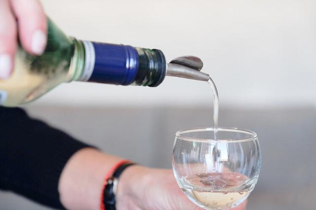 吃什么食物能解酒?蜂蜜、浓茶都无效!这3个方法才真正有用
