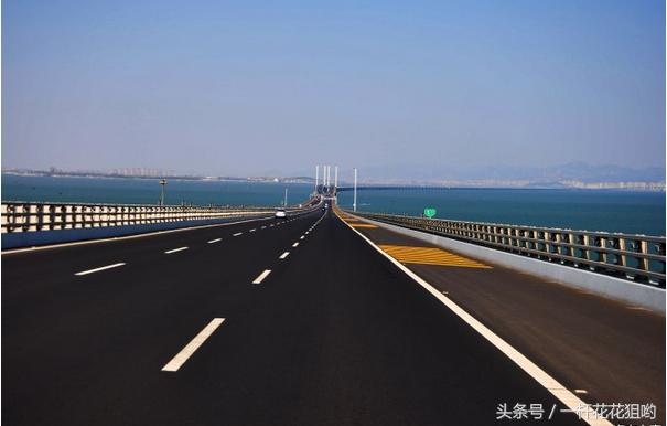 游青岛跨海大桥—胶州湾大桥，看国之利器军舰退役长征1号核潜艇