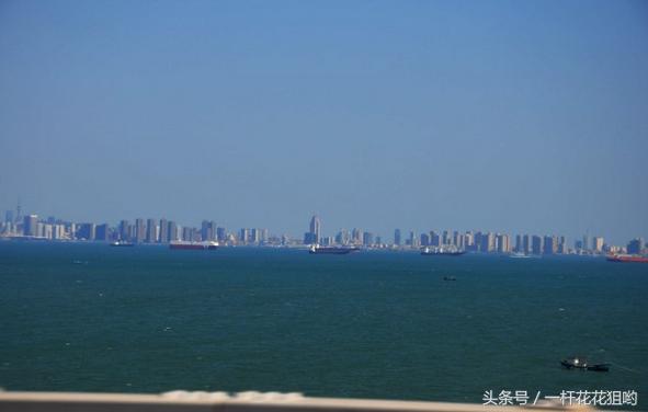 游青岛跨海大桥—胶州湾大桥，看国之利器军舰退役长征1号核潜艇