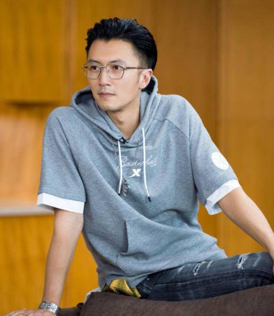 8090年代的香港十大荧幕男神，总有一个小哥哥让你心动
