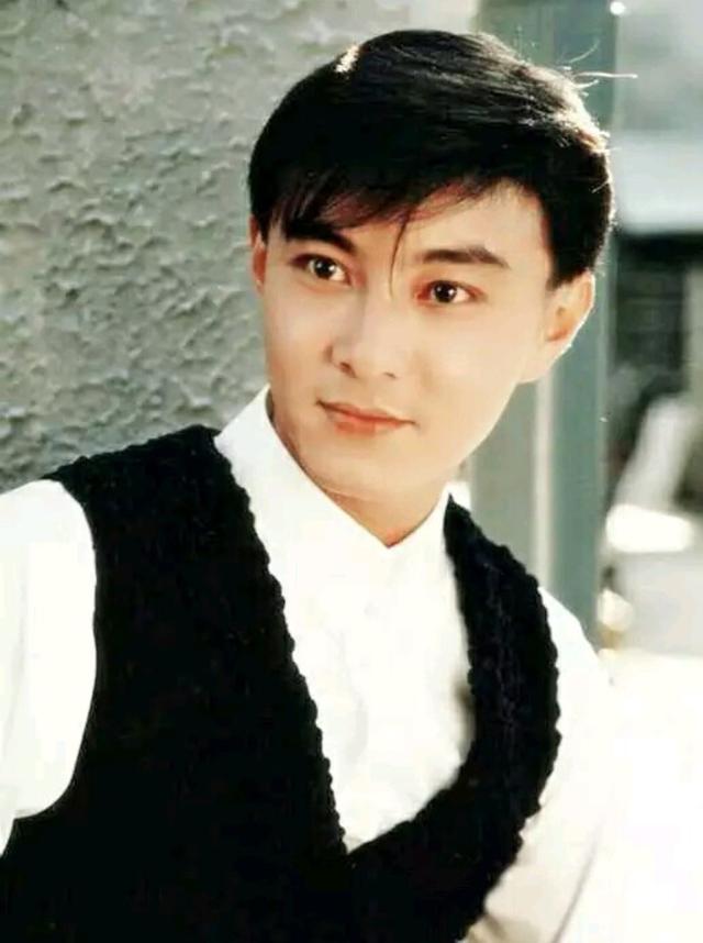 8090年代的香港十大荧幕男神，总有一个小哥哥让你心动