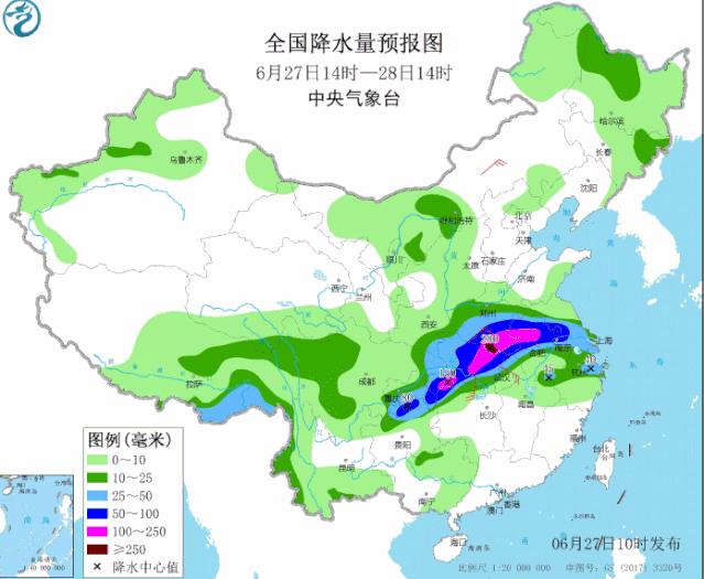 湖北一地暴雨袭城！女司机被困车内，交警砸窗救人