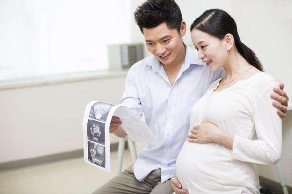 羊水过多或过少都会对胎儿造成伤害，早产、畸形可能都会找上门