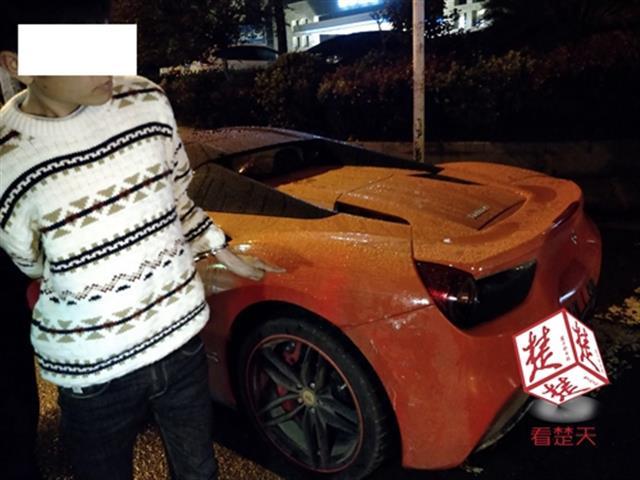 刑拘!“95后”盗走550万法拉利敞篷跑车,开到商圈高校周边炫耀