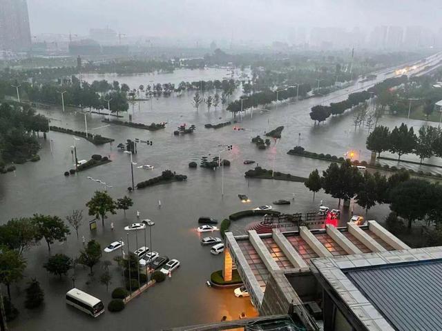 暴雨红色预警继续!强降雨中心北移,河南这些地方注意防范
