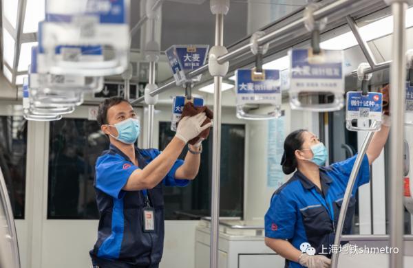 乘地铁的小伙伴们,请正确佩戴口罩,安全出行