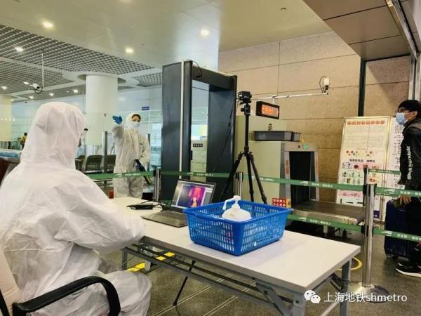 乘地铁的小伙伴们,请正确佩戴口罩,安全出行