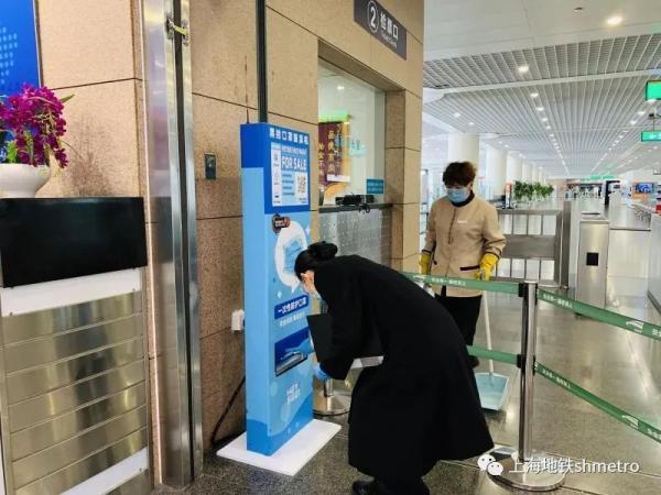 乘地铁的小伙伴们,请正确佩戴口罩,安全出行