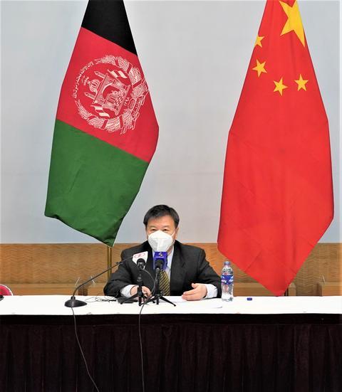中国驻阿富汗大使王愚向阿主流媒体全面介绍中国的发展进步