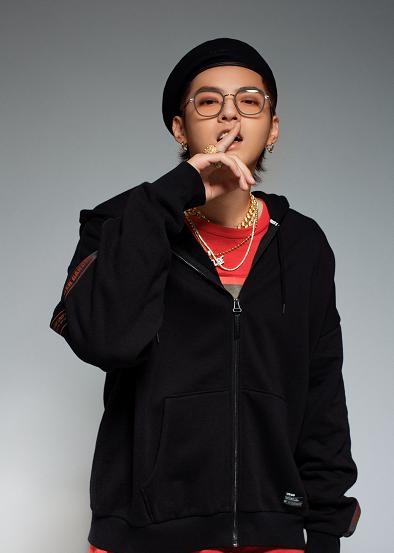 斜杠青年吴亦凡,私下穿搭堪比走秀场,网友:每一件都好贵呀