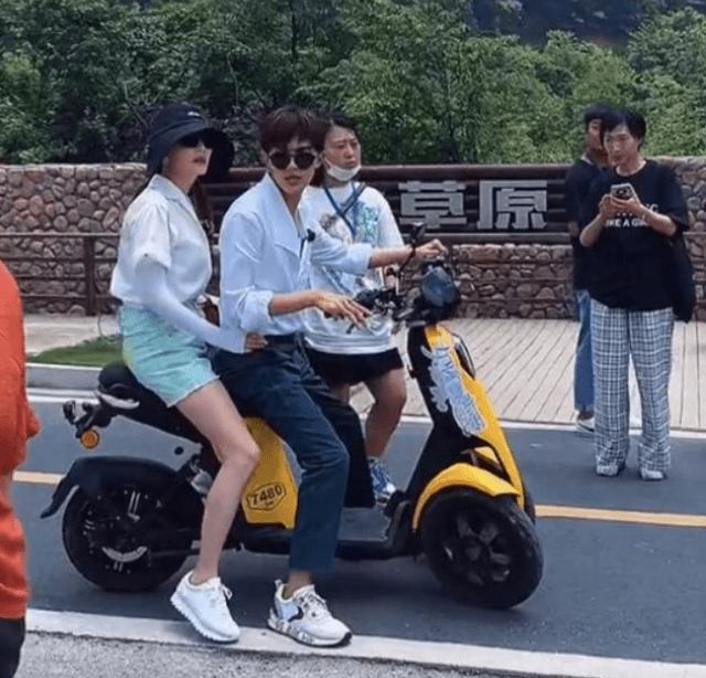 张雨绮这回看准人了,与李柄熹姐弟恋甜度爆表,在综艺里狂撒狗粮