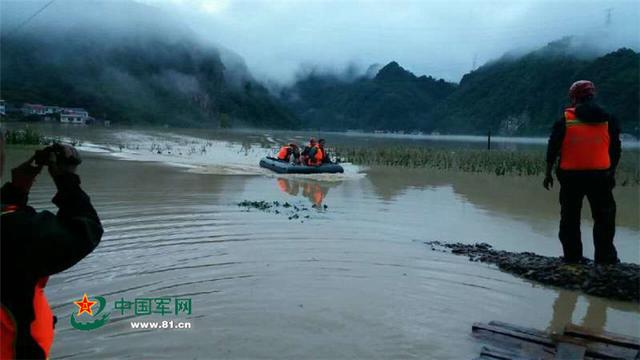 宜昌特大山洪:200余人失联 官兵连夜打通救援通道