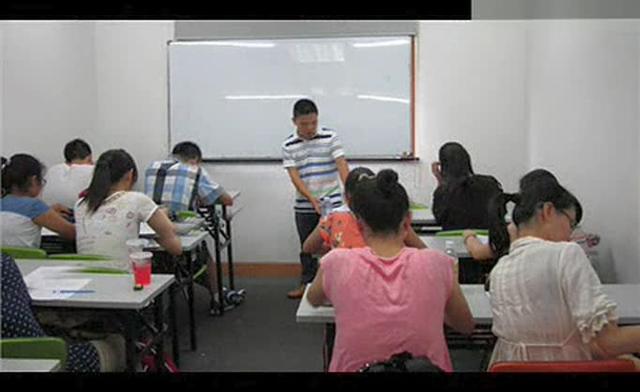 初中生被家长送培训机构后,带警察查抄补习班,强扭的瓜终究不甜