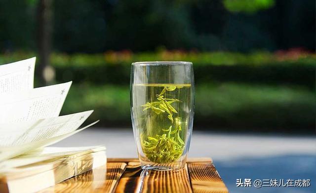 不要在朋友面前炫耀(不要在朋友面前炫耀自己多有人脉) 不要在朋友面前炫耀(不要在朋友面前炫耀自己多有人脉)