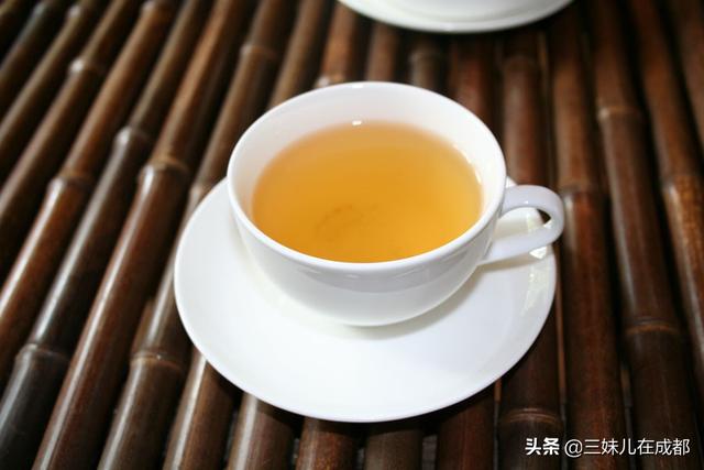 对外不能胡乱炫耀的三件事,越炫耀越招恨,尤其是亲戚朋友之间..