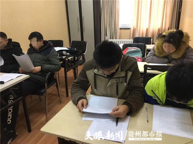 你家娃娃补课花了多少?记者采访发现,有家庭一年花费10多万