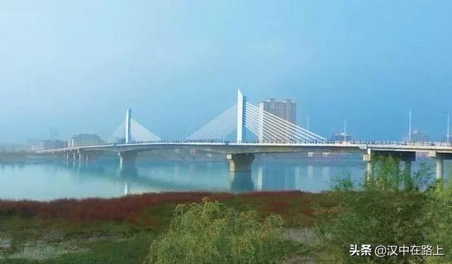 汉中这座大桥,承载了多少别样的城市记忆?
