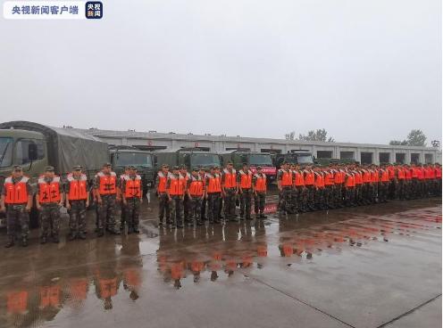 河南多地暴雨,子弟兵已出动奔赴救援一线!河南挺住