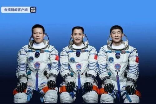 57岁聂海胜悄悄把白发染黑:从放牛娃到航天英雄,只要坚持,梦想终将抵达