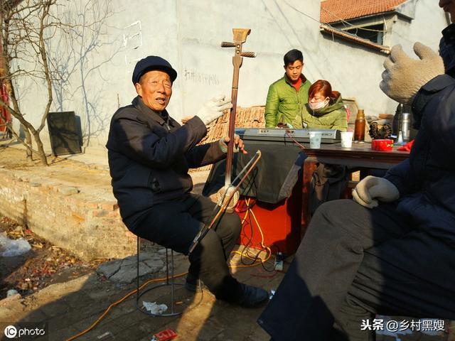 豫北农村丧葬文化:葬礼上敲鼓小孩儿起啥作用?敲几下是有讲究的