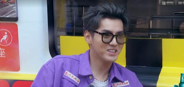 吴亦凡合伙人(吴亦凡合伙人听的歌) 吴亦凡合伙人(吴亦凡合伙人听的歌)