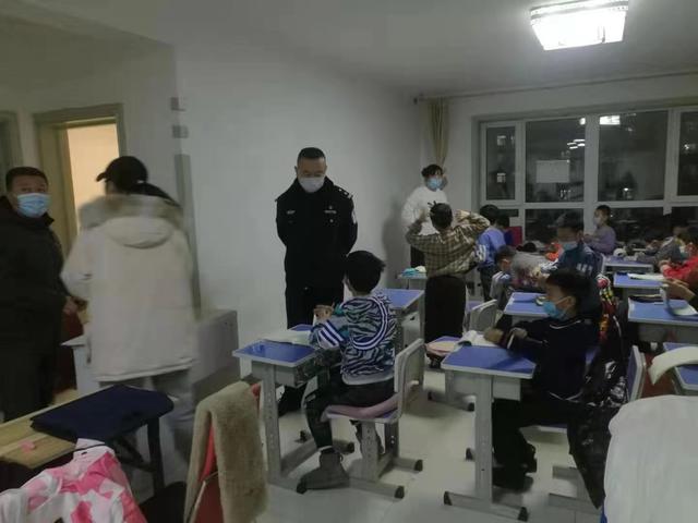 红山区公安分局治安管理大队取缔一非法培训机构