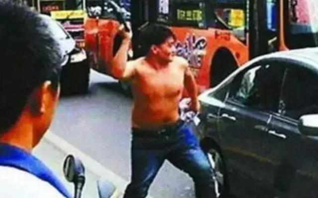 污蔑中国,还拒不道歉!“白眼狼”耐克,为何肆无忌惮?