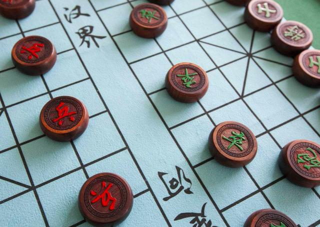 为什么象棋中将和帅是不可以越过楚河汉界照面?有什么典故吗?