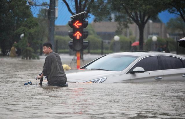 河南暴雨启示录:我们该如何应对超标暴雨|播客
