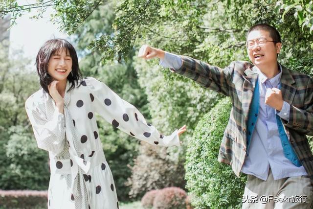 李诞自曝结婚,他和黑尾酱在一起的日常简直是情侣拍照指南!