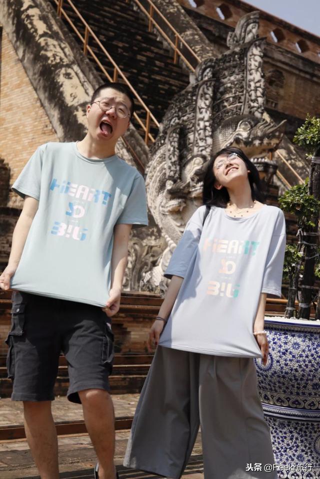 李诞自曝结婚,他和黑尾酱在一起的日常简直是情侣拍照指南!