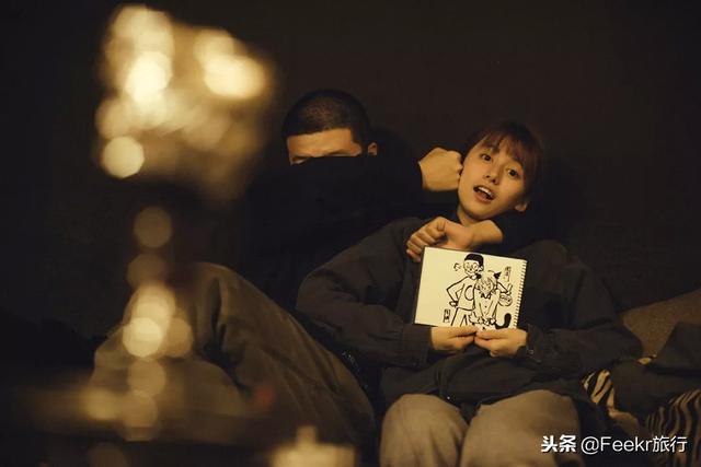 李诞自曝结婚,他和黑尾酱在一起的日常简直是情侣拍照指南!