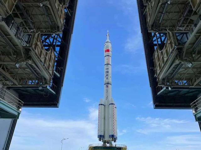 神舟十二号发射成功,57岁聂海胜三巡太空,我国为何不选年轻人