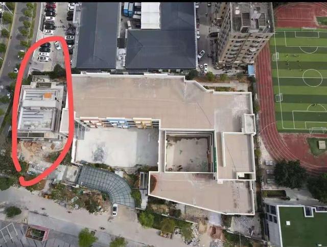 深圳一幼儿园连通在建地下“会所”,街道:已要求停工,正调查