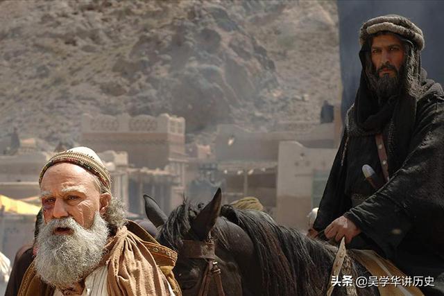 塔利班的诞生:一个老兵带着一群学生,救出了几个被抓走的女孩子