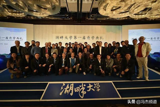 阿里巴巴女员工被侵害当晚的签约照流出,6男2女在现场