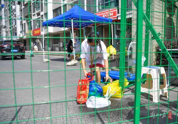 上海新增2例本土确诊,松江一小区实施封闭进行核酸检测