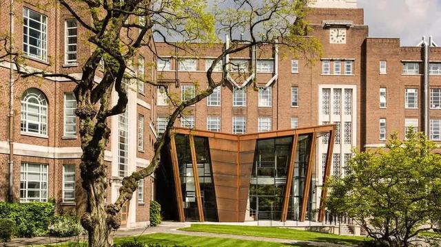 英国女王大学:世界一流研究型大学,超3亿英镑打造的现代化校园