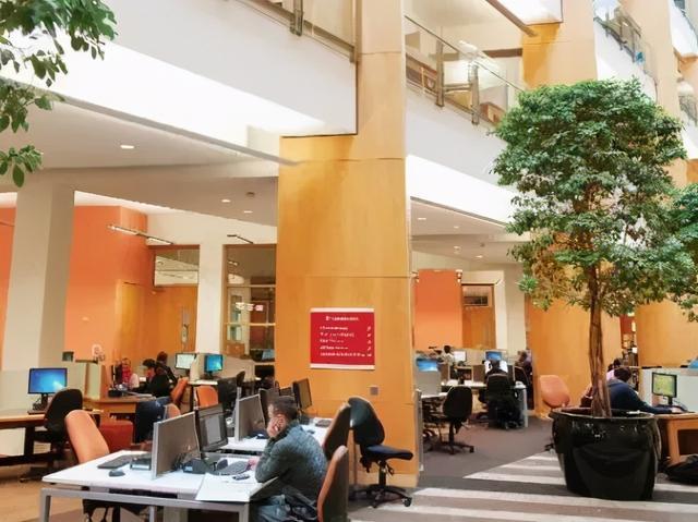 英国女王大学:世界一流研究型大学,超3亿英镑打造的现代化校园
