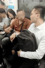 素质太差!上海地铁上,小伙制止老伯随地吐痰,惨遭口水“洗脸”