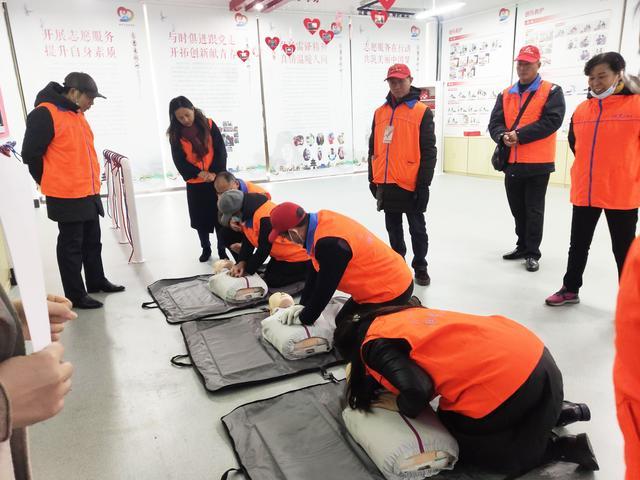 扬州志愿服务体验馆开馆 86万人会聚成一抹“志愿红”