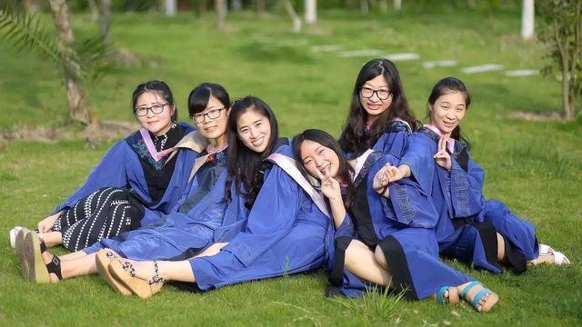 很棘手!大学应届毕业生越来越多,两年后就可能突破900万