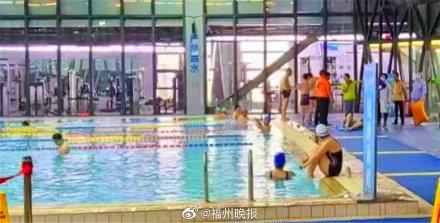 福州小伙在健身房晕倒,刚好遇到医生,医生阻止心肺复苏,最后救了他一命
