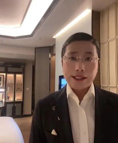 “人类高质量男性”被禁言!粉丝群每月收费2.5万元,采访要价25万元!央媒怒批